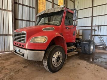 Main image Freightliner Business Class M2